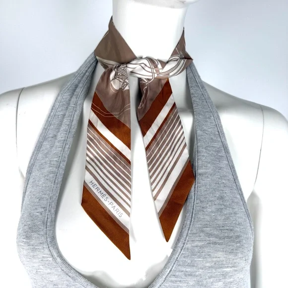 Hermes Ex Libris Horse Carriage Print Beige White Caramel Silk Twilly Scarf - Picture 3 of 13